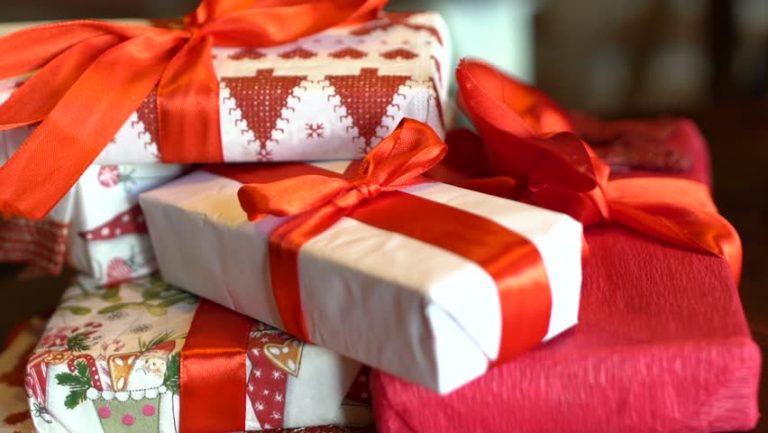 Baffled About Deciding The Perfect Gift For Birthdays? Read Along For Creative Ideas